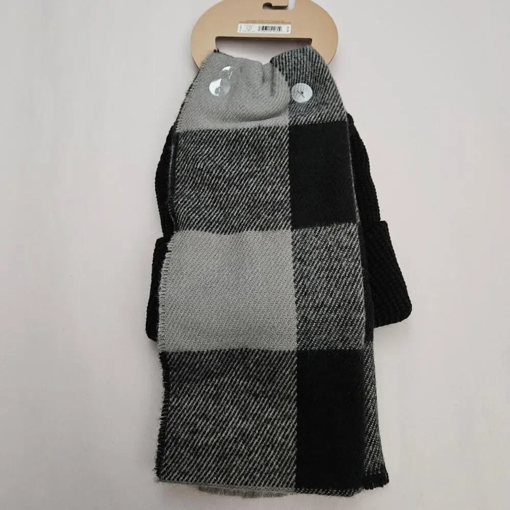 Levi's Beanie and Scarf Outdoor Black Gray Gift Set